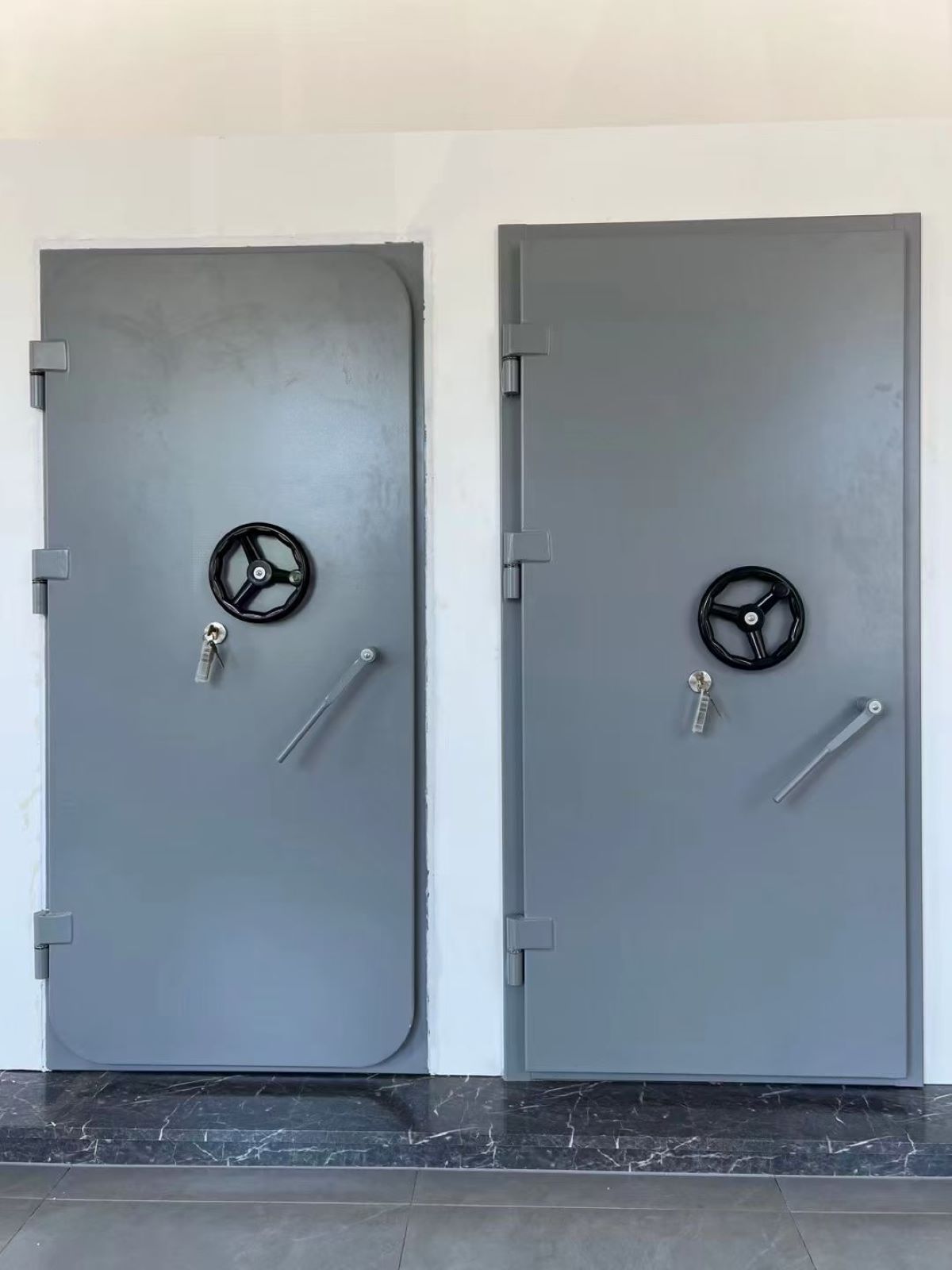 防彈防爆門